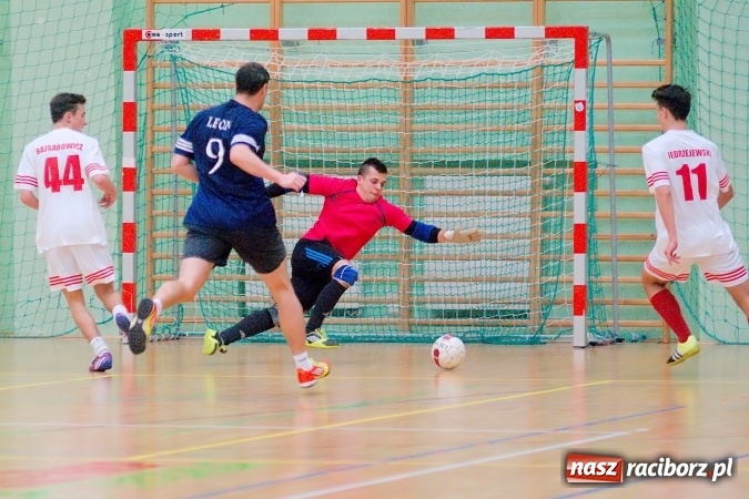 Zdjęcie w galerii na portalu naszraciborz.pl: Galaktyczni rozbili Dzikich Chłopców. Remis w meczu PRD Dream Team z Covebo wiadomości z regionu