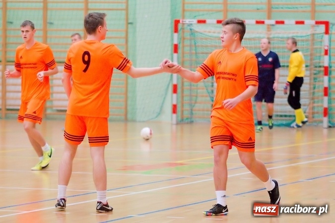 Zdjęcie w galerii na portalu naszraciborz.pl: Galaktyczni rozbili Dzikich Chłopców. Remis w meczu PRD Dream Team z Covebo wiadomości z regionu