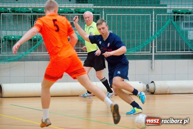 Zdjęcie w galerii na portalu naszraciborz.pl: Galaktyczni rozbili Dzikich Chłopców. Remis w meczu PRD Dream Team z Covebo wiadomości z regionu