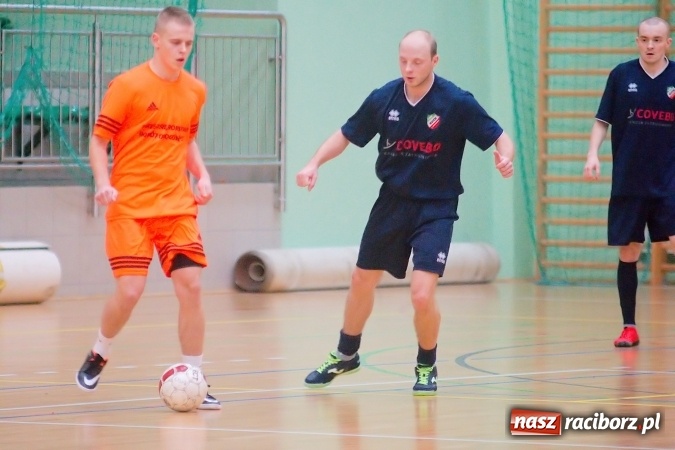 Zdjęcie w galerii na portalu naszraciborz.pl: Galaktyczni rozbili Dzikich Chłopców. Remis w meczu PRD Dream Team z Covebo wiadomości z regionu