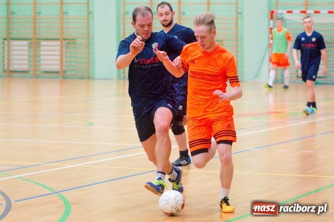 Zdjęcie w galerii na portalu naszraciborz.pl: Galaktyczni rozbili Dzikich Chłopców. Remis w meczu PRD Dream Team z Covebo wiadomości z regionu