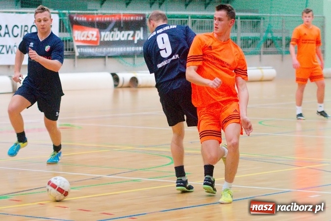 Zdjęcie w galerii na portalu naszraciborz.pl: Galaktyczni rozbili Dzikich Chłopców. Remis w meczu PRD Dream Team z Covebo wiadomości z regionu