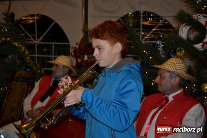 Zdjęcie w galerii na portalu naszraciborz.pl: Krzyżanowice: wesoło i rodzinnie na Weihnachtsfest wiadomości z regionu