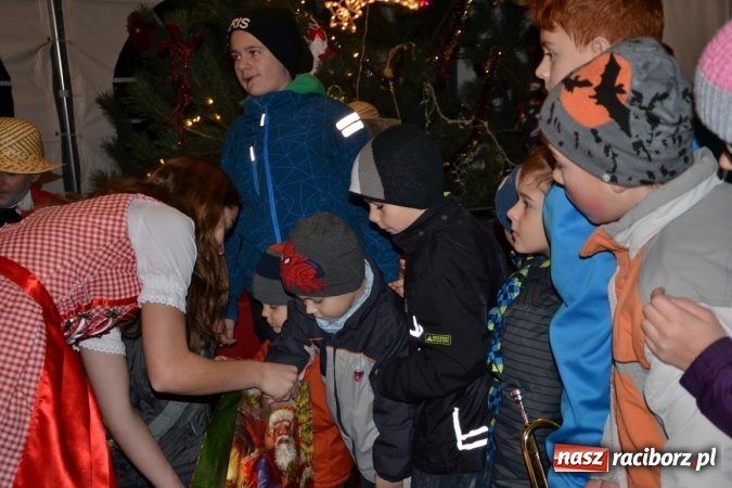 Zdjęcie w galerii na portalu naszraciborz.pl: Krzyżanowice: wesoło i rodzinnie na Weihnachtsfest wiadomości z regionu