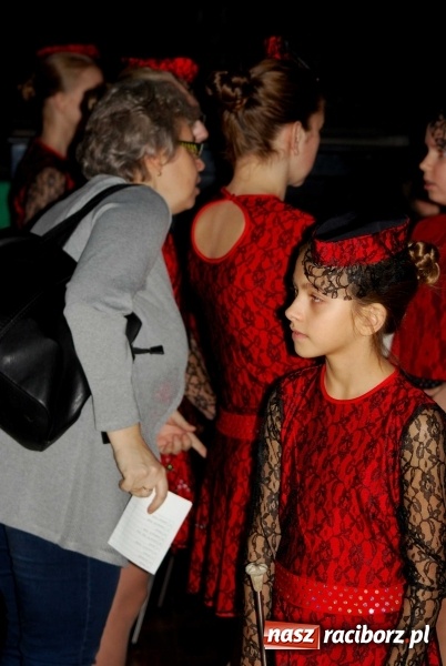 Zdjęcie w galerii na portalu naszraciborz.pl: Koncert świąteczny zespołów Łężczok i Arabeska wiadomości z regionu