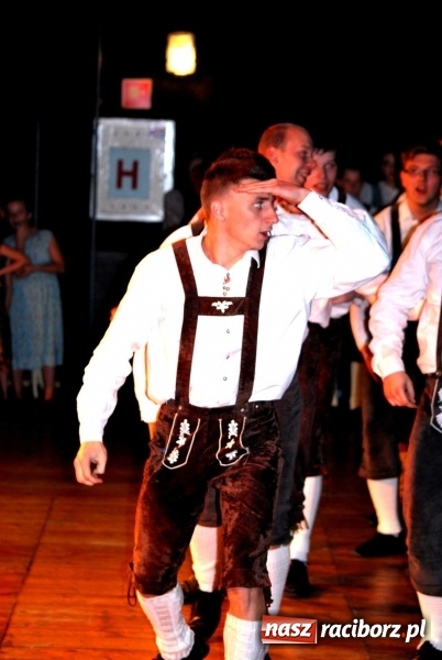 Zdjęcie w galerii na portalu naszraciborz.pl: Koncert świąteczny zespołów Łężczok i Arabeska wiadomości z regionu