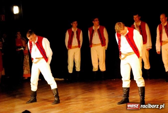 Zdjęcie w galerii na portalu naszraciborz.pl: Koncert świąteczny zespołów Łężczok i Arabeska wiadomości z regionu