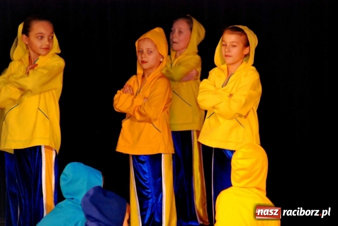 Zdjęcie w galerii na portalu naszraciborz.pl: Koncert świąteczny zespołów Łężczok i Arabeska wiadomości z regionu