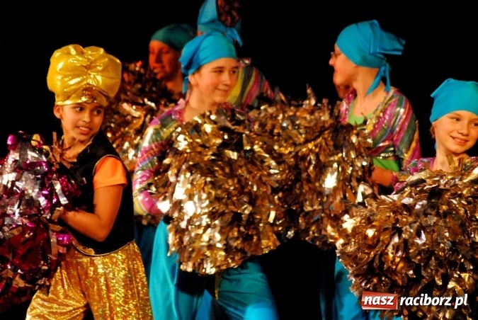 Zdjęcie w galerii na portalu naszraciborz.pl: Koncert świąteczny zespołów Łężczok i Arabeska wiadomości z regionu