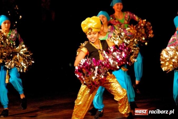 Zdjęcie w galerii na portalu naszraciborz.pl: Koncert świąteczny zespołów Łężczok i Arabeska wiadomości z regionu