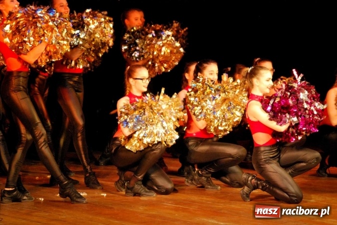 Zdjęcie w galerii na portalu naszraciborz.pl: Koncert świąteczny zespołów Łężczok i Arabeska wiadomości z regionu