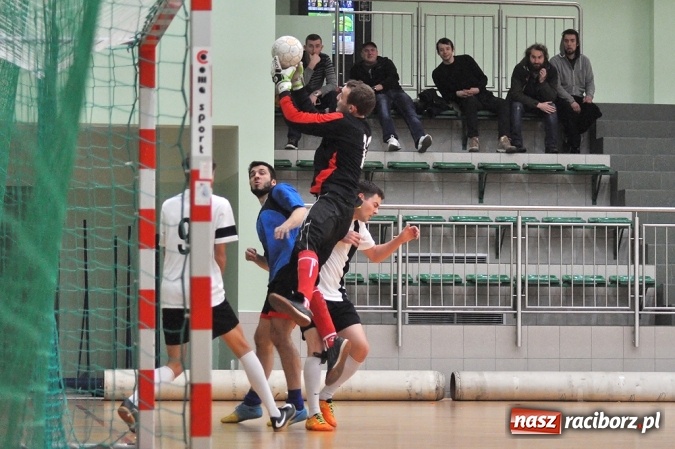 Zdjęcie w galerii na portalu naszraciborz.pl: Cukiernia, Mat-Bruk i Harpagany lepsze od rywali wiadomości z regionu