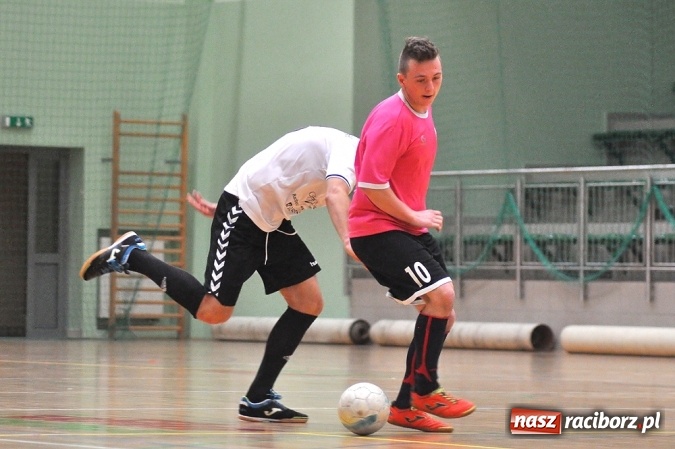 Zdjęcie w galerii na portalu naszraciborz.pl: Cukiernia, Mat-Bruk i Harpagany lepsze od rywali wiadomości z regionu