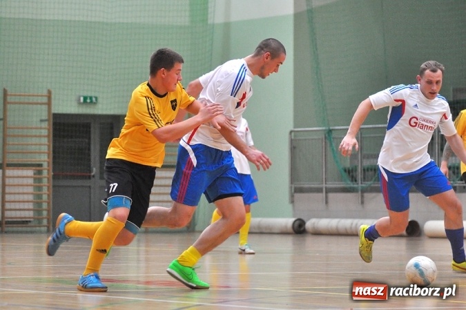 Zdjęcie w galerii na portalu naszraciborz.pl: Cukiernia, Mat-Bruk i Harpagany lepsze od rywali wiadomości z regionu