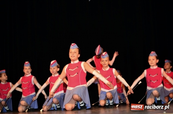 Zdjęcie w galerii na portalu naszraciborz.pl: Kochają to, co robią! Tancerze z Zawady Ks. zaprosili na koncert świąteczny  wiadomości z regionu
