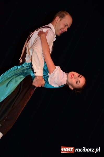 Zdjęcie w galerii na portalu naszraciborz.pl: Kochają to, co robią! Tancerze z Zawady Ks. zaprosili na koncert świąteczny  wiadomości z regionu