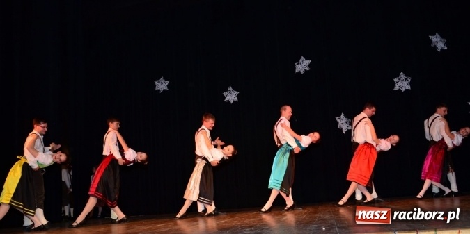 Zdjęcie w galerii na portalu naszraciborz.pl: Kochają to, co robią! Tancerze z Zawady Ks. zaprosili na koncert świąteczny  wiadomości z regionu