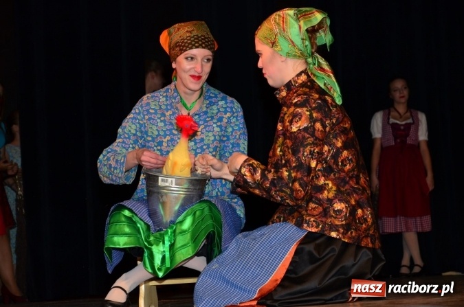 Zdjęcie w galerii na portalu naszraciborz.pl: Kochają to, co robią! Tancerze z Zawady Ks. zaprosili na koncert świąteczny  wiadomości z regionu