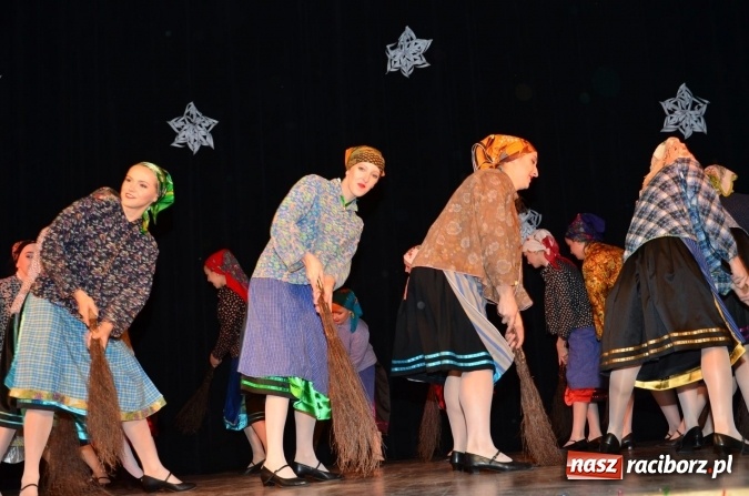 Zdjęcie w galerii na portalu naszraciborz.pl: Kochają to, co robią! Tancerze z Zawady Ks. zaprosili na koncert świąteczny  wiadomości z regionu