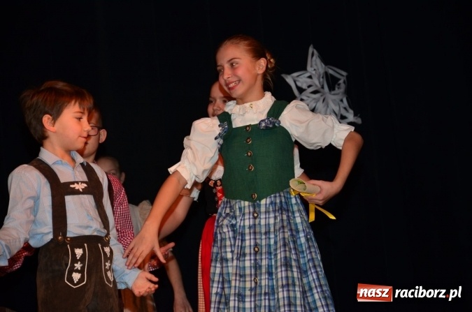 Zdjęcie w galerii na portalu naszraciborz.pl: Kochają to, co robią! Tancerze z Zawady Ks. zaprosili na koncert świąteczny  wiadomości z regionu