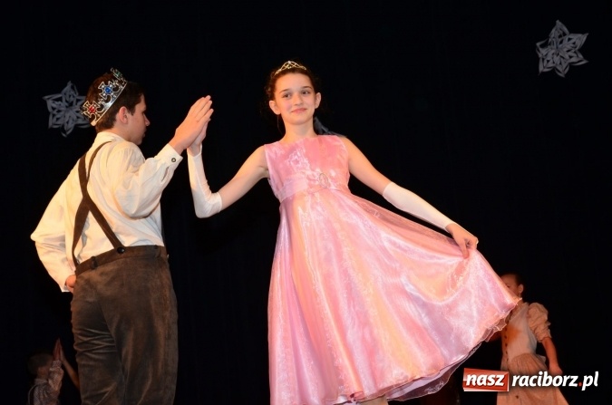 Zdjęcie w galerii na portalu naszraciborz.pl: Kochają to, co robią! Tancerze z Zawady Ks. zaprosili na koncert świąteczny  wiadomości z regionu