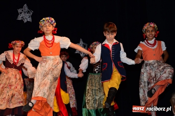 Zdjęcie w galerii na portalu naszraciborz.pl: Kochają to, co robią! Tancerze z Zawady Ks. zaprosili na koncert świąteczny  wiadomości z regionu