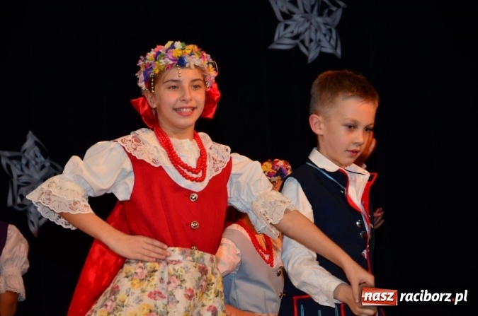 Zdjęcie w galerii na portalu naszraciborz.pl: Kochają to, co robią! Tancerze z Zawady Ks. zaprosili na koncert świąteczny  wiadomości z regionu