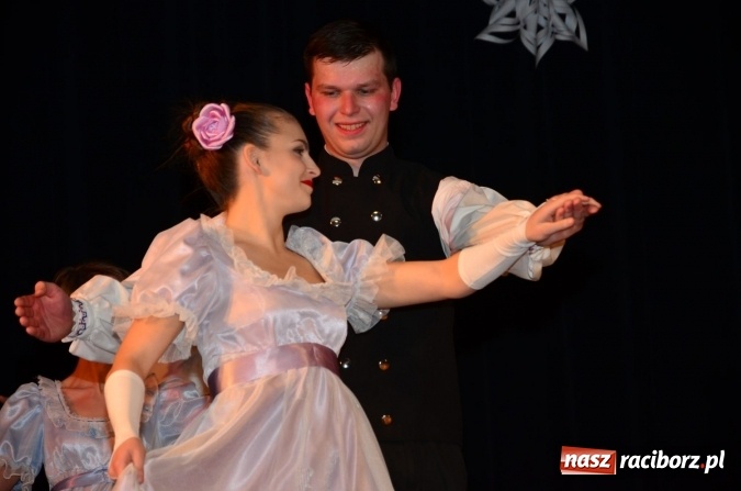 Zdjęcie w galerii na portalu naszraciborz.pl: Kochają to, co robią! Tancerze z Zawady Ks. zaprosili na koncert świąteczny  wiadomości z regionu