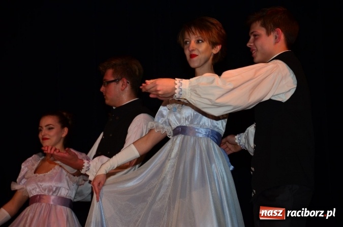 Zdjęcie w galerii na portalu naszraciborz.pl: Kochają to, co robią! Tancerze z Zawady Ks. zaprosili na koncert świąteczny  wiadomości z regionu