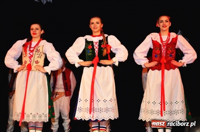 Zdjęcie w galerii na portalu naszraciborz.pl: Kochają to, co robią! Tancerze z Zawady Ks. zaprosili na koncert świąteczny  wiadomości z regionu