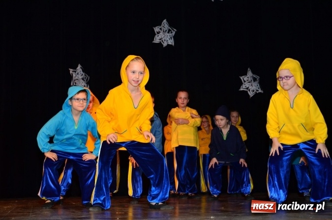 Zdjęcie w galerii na portalu naszraciborz.pl: Kochają to, co robią! Tancerze z Zawady Ks. zaprosili na koncert świąteczny  wiadomości z regionu