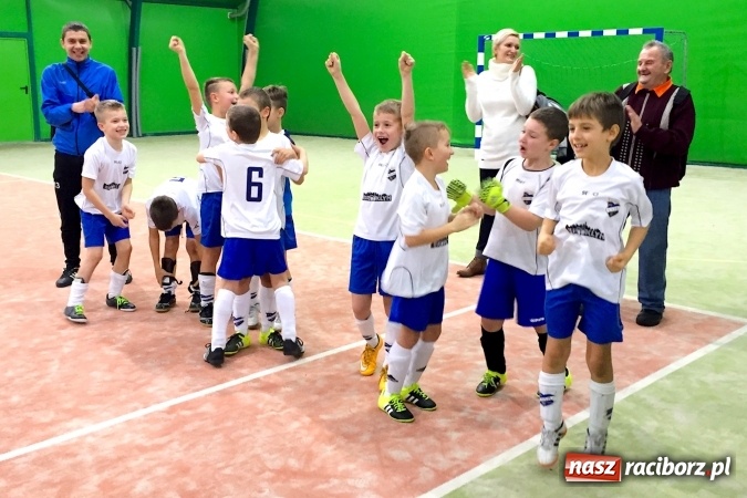 Zdjęcie w galerii na portalu naszraciborz.pl: Młodzi piłkarze Unii wygrali turniej w Zabrzu wiadomości z regionu