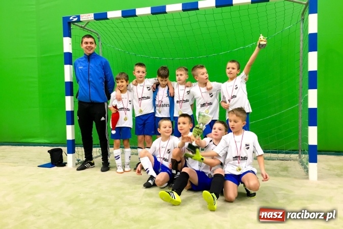 Zdjęcie w galerii na portalu naszraciborz.pl: Młodzi piłkarze Unii wygrali turniej w Zabrzu wiadomości z regionu