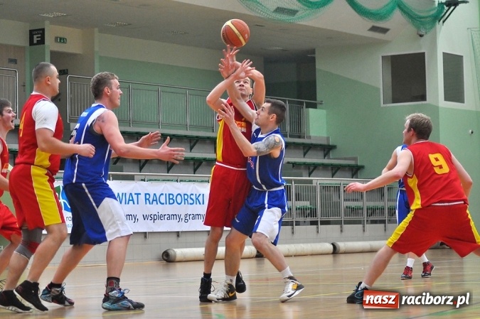 Zdjęcie w galerii na portalu naszraciborz.pl: Koszykarze rozegrali drugą kolejkę BBL wiadomości z regionu