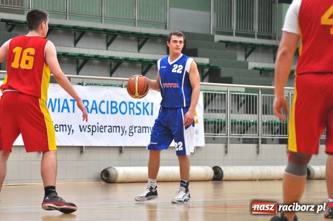 Zdjęcie w galerii na portalu naszraciborz.pl: Koszykarze rozegrali drugą kolejkę BBL wiadomości z regionu