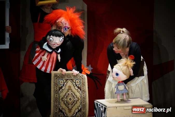 Zdjęcie w galerii na portalu naszraciborz.pl: Warto być dobrym. Spektakl z lalkami i maskami na deskach RCK wiadomości z regionu