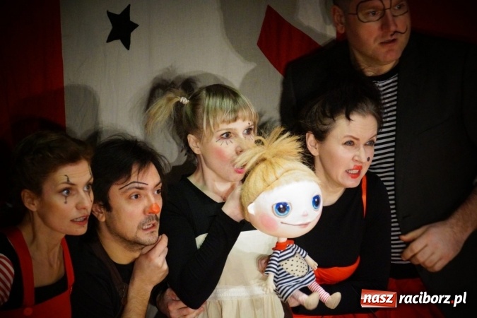 Zdjęcie w galerii na portalu naszraciborz.pl: Warto być dobrym. Spektakl z lalkami i maskami na deskach RCK wiadomości z regionu