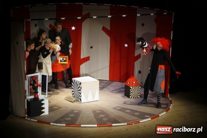 Zdjęcie w galerii na portalu naszraciborz.pl: Warto być dobrym. Spektakl z lalkami i maskami na deskach RCK wiadomości z regionu