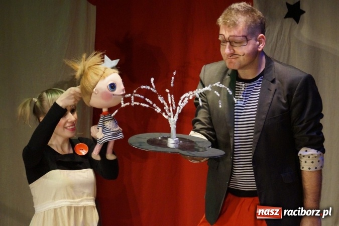 Zdjęcie w galerii na portalu naszraciborz.pl: Warto być dobrym. Spektakl z lalkami i maskami na deskach RCK wiadomości z regionu