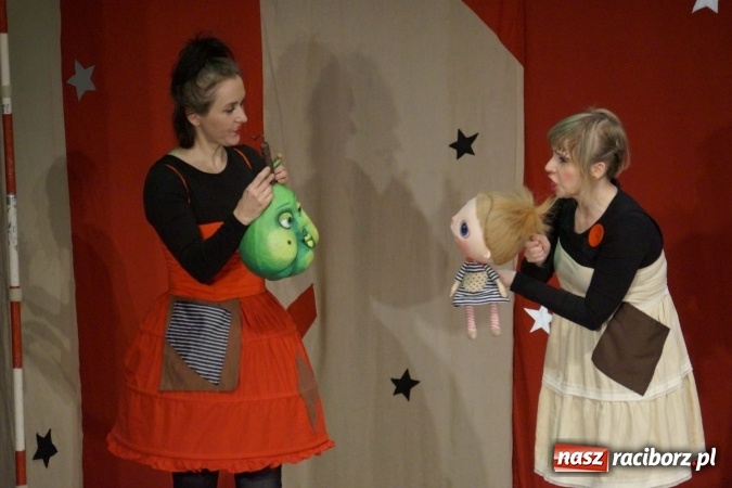 Zdjęcie w galerii na portalu naszraciborz.pl: Warto być dobrym. Spektakl z lalkami i maskami na deskach RCK wiadomości z regionu