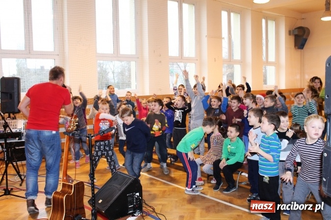 Zdjęcie w galerii na portalu naszraciborz.pl: Żywa lekcja muzyki w ZSP nr 3 Racibórz wiadomości z regionu