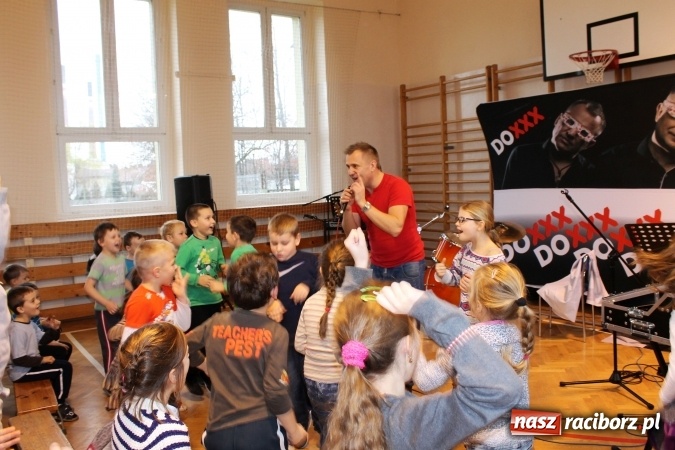 Zdjęcie w galerii na portalu naszraciborz.pl: Żywa lekcja muzyki w ZSP nr 3 Racibórz wiadomości z regionu