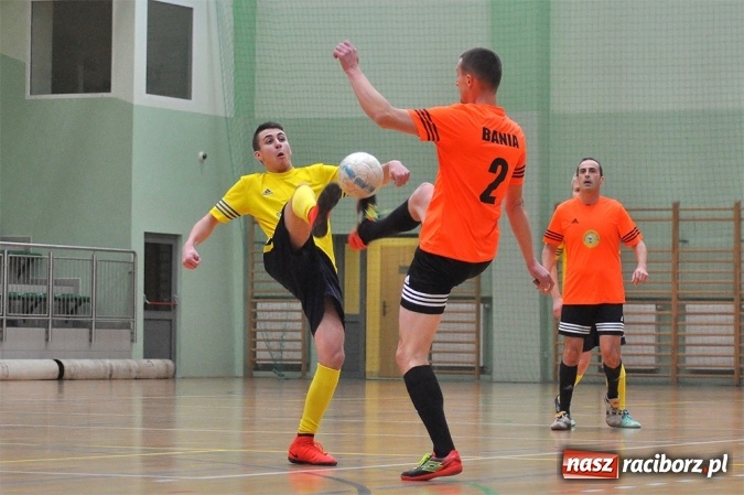 Zdjęcie w galerii na portalu naszraciborz.pl: Emocje do ostatnich sekund. Feniks nie dał się Płomieniowi wiadomości z regionu