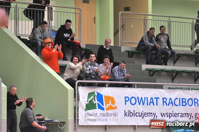 Zdjęcie w galerii na portalu naszraciborz.pl: Emocje do ostatnich sekund. Feniks nie dał się Płomieniowi wiadomości z regionu