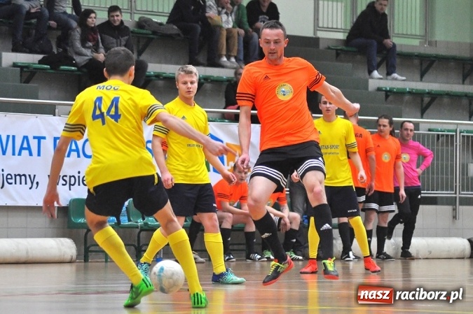 Zdjęcie w galerii na portalu naszraciborz.pl: Emocje do ostatnich sekund. Feniks nie dał się Płomieniowi wiadomości z regionu