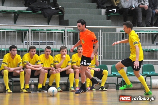 Zdjęcie w galerii na portalu naszraciborz.pl: Emocje do ostatnich sekund. Feniks nie dał się Płomieniowi wiadomości z regionu