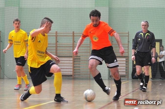 Zdjęcie w galerii na portalu naszraciborz.pl: Emocje do ostatnich sekund. Feniks nie dał się Płomieniowi wiadomości z regionu