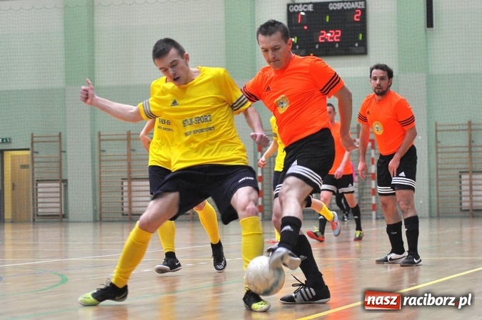 Zdjęcie w galerii na portalu naszraciborz.pl: Emocje do ostatnich sekund. Feniks nie dał się Płomieniowi wiadomości z regionu