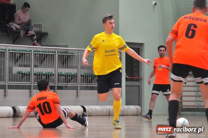 Zdjęcie w galerii na portalu naszraciborz.pl: Emocje do ostatnich sekund. Feniks nie dał się Płomieniowi wiadomości z regionu