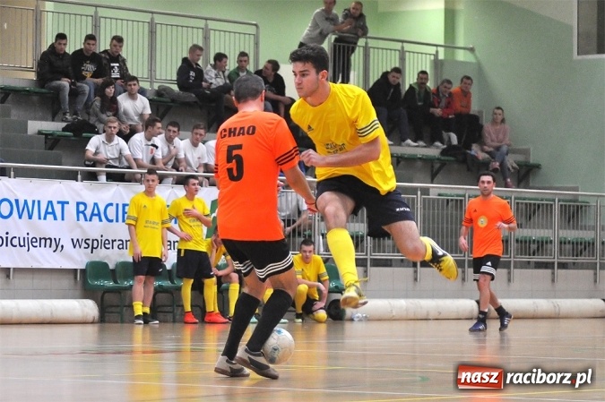 Zdjęcie w galerii na portalu naszraciborz.pl: Emocje do ostatnich sekund. Feniks nie dał się Płomieniowi wiadomości z regionu